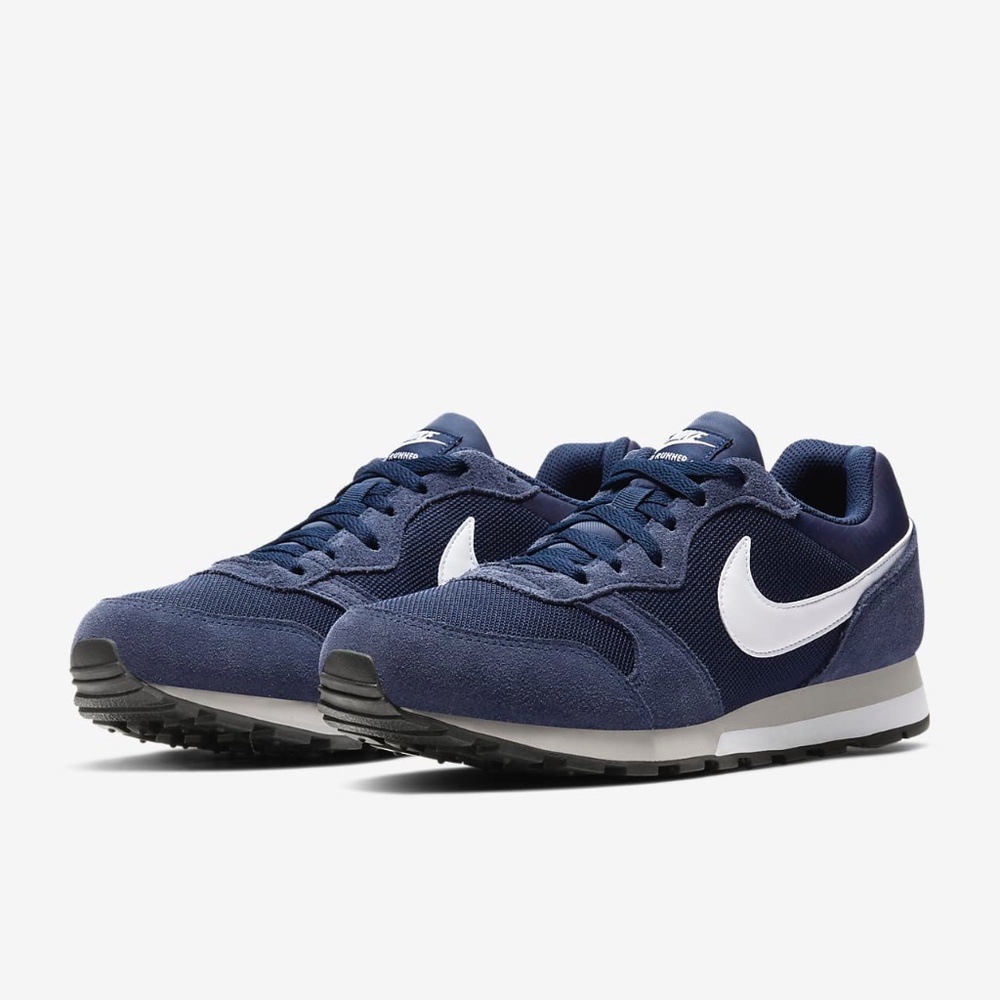 Nike MD Runner 2 Size US 10.5 Mens navy suede and mesh sneaker